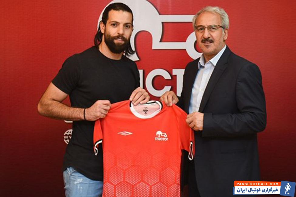 محمد عباس زاده مهاجم تراکتورسازی قراردادش را با این تیم به مدت یک فصل تمدید کرد