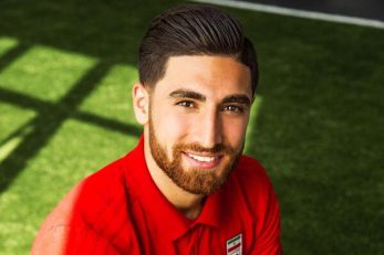 علیرضا جهانبخش کاپیتان تیم ملی علاوه بر فوتبال در موسیقی هم استعداد خاصی دارد