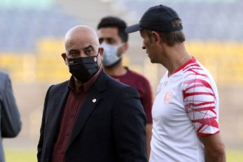 یحیی گل محمدی سرمربی پرسپولیس از مدیران خواسته تا هر چه سریع تر یک مهاجم جذب کنند