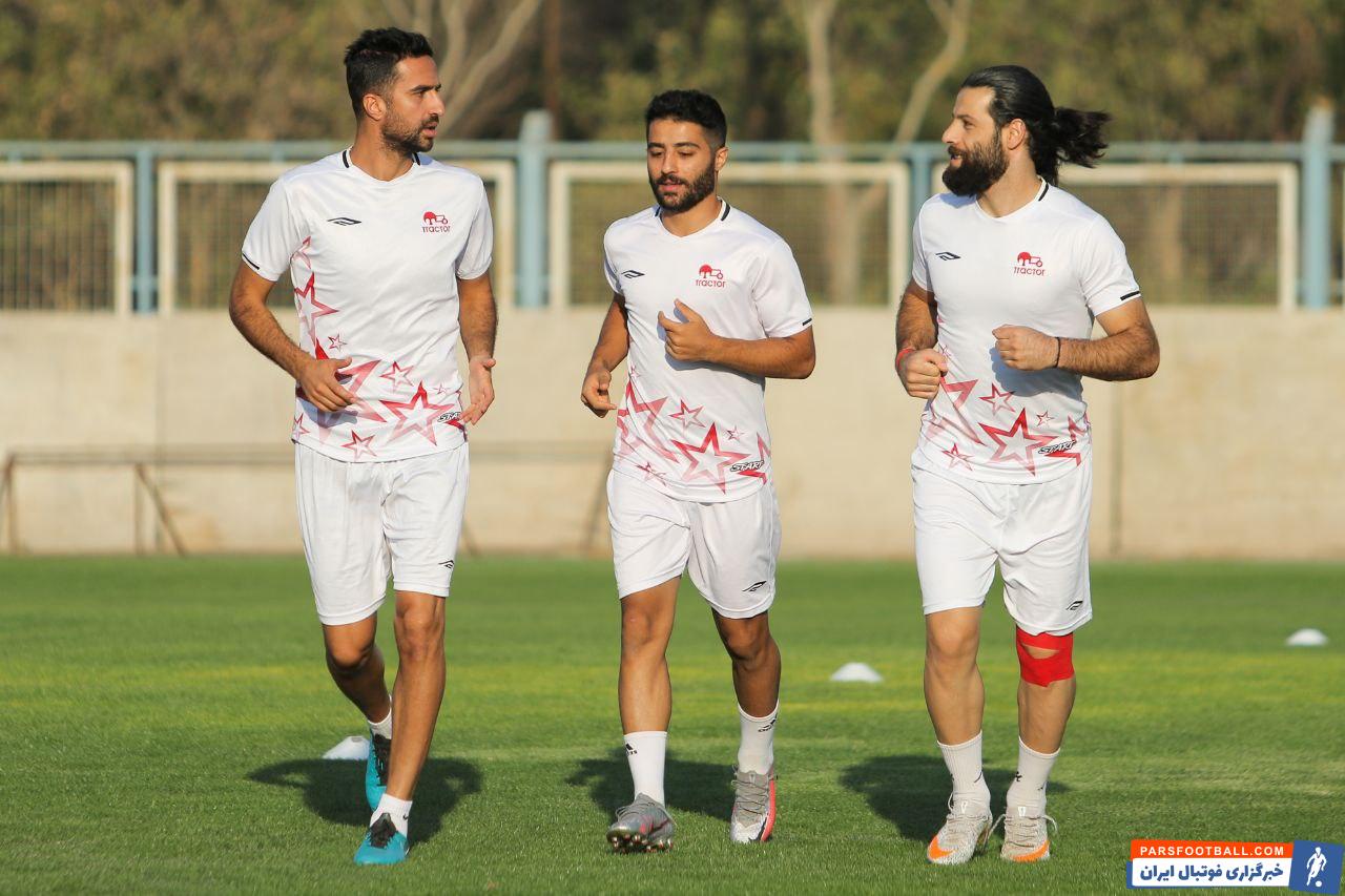 هادی محمدی، مدافع تیم فوتبال تراکتورسازی در تمرینات این باشگاه حاضر شد