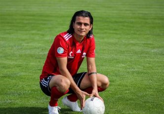 پس از استعفای فراز کمالوند ؛ بازگشت اکبر ایمانی به تمرین تراکتور