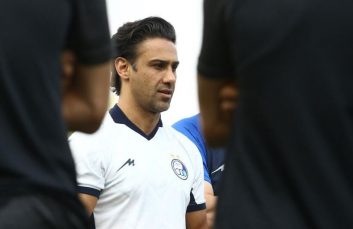 فرهاد مجیدی سرمربی استقلال در آستانه برکناری و اخراج قرار دارد