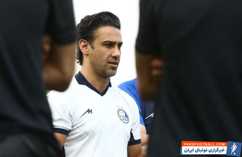 فرهاد مجیدی سرمربی استقلال در آستانه برکناری و اخراج قرار دارد