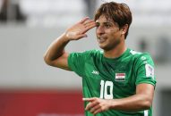 مهند علی بازیکن تیم ملی عراق در نیمه دوم موفق به گلزنی شد اما کمک داور آن را آفساید گرفت