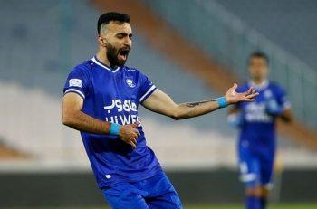 ارسلان مطهری مهاجم استقلال در آستانه تمدید قراردادش با این تیم قرار دارد