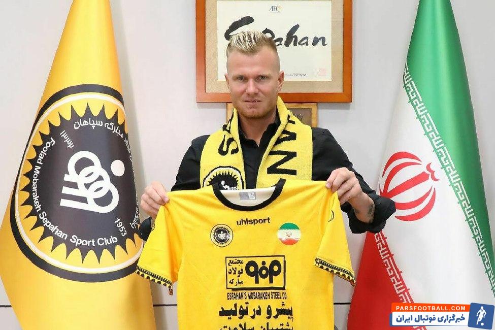 باشگاه پرسپولیس به دلیل استوری جنجالی کریستوفر نت دروازهبان سپاهان از این بازیکن شکایت کرد