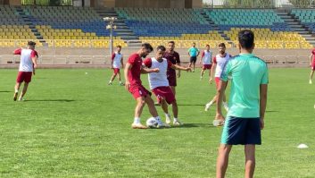 در نهایت باید دید کامیابی نیا که مدتی طولانی از میادین دور بوده برای بازی حساس با الهلال در لیست 18 نفره قرار خواهد گرفت یا خیر.