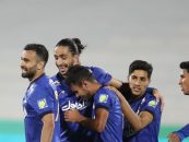 جعفر سلمانی در جریان بازی استقلال – هوادار هر کس می خواست سیاوش یزدانی را صدا بزند به او می گفت دکتر. حتی فرهاد مجیدی.