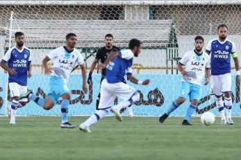 خودروسازان پیکان در شرایطی مقابل هوادار با نتیجه دو بر صفر به برتری رسیدند که از دقیقه 51 با اخراج علیرضا کوشکی 10 نفره به بازی ادامه دادند.