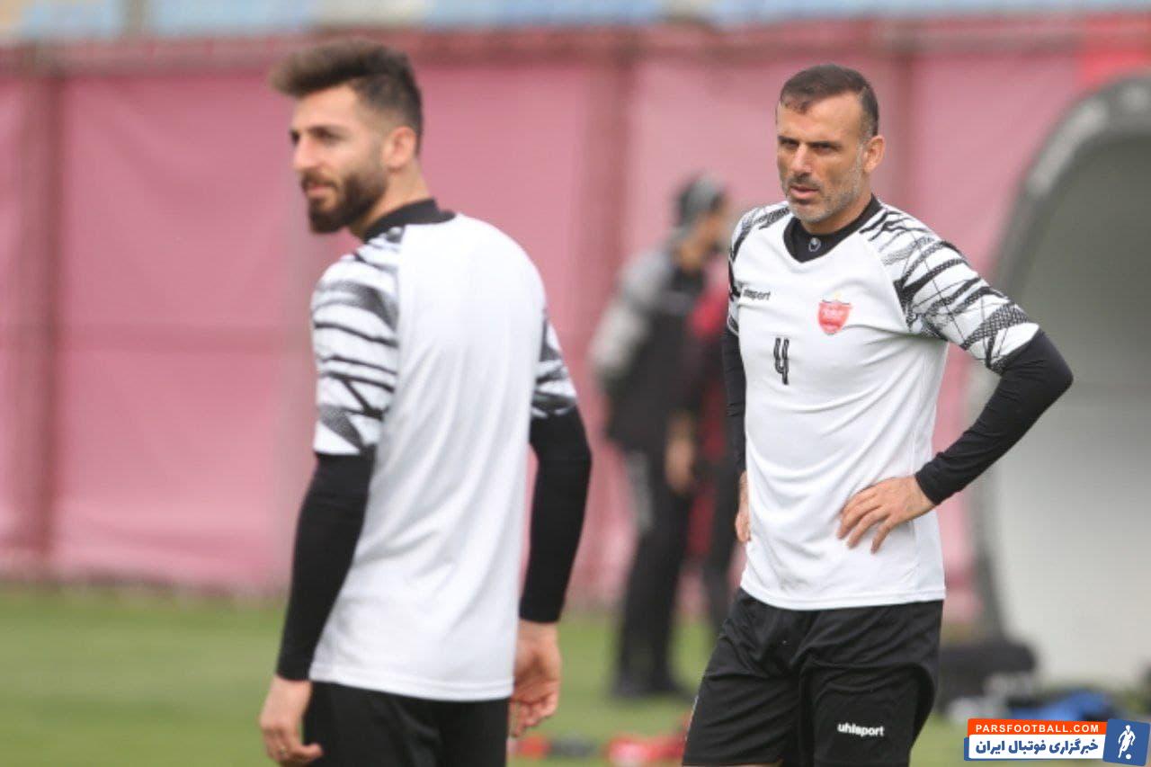 بازیکنان پرسپولیس امروز در جلسه فنی شرکت کردند و کادر فنی نکات لازم تاکتیکی و تیمی را از طریق تصاویر ویدئویی برای بازیکنان تشریح کرد.