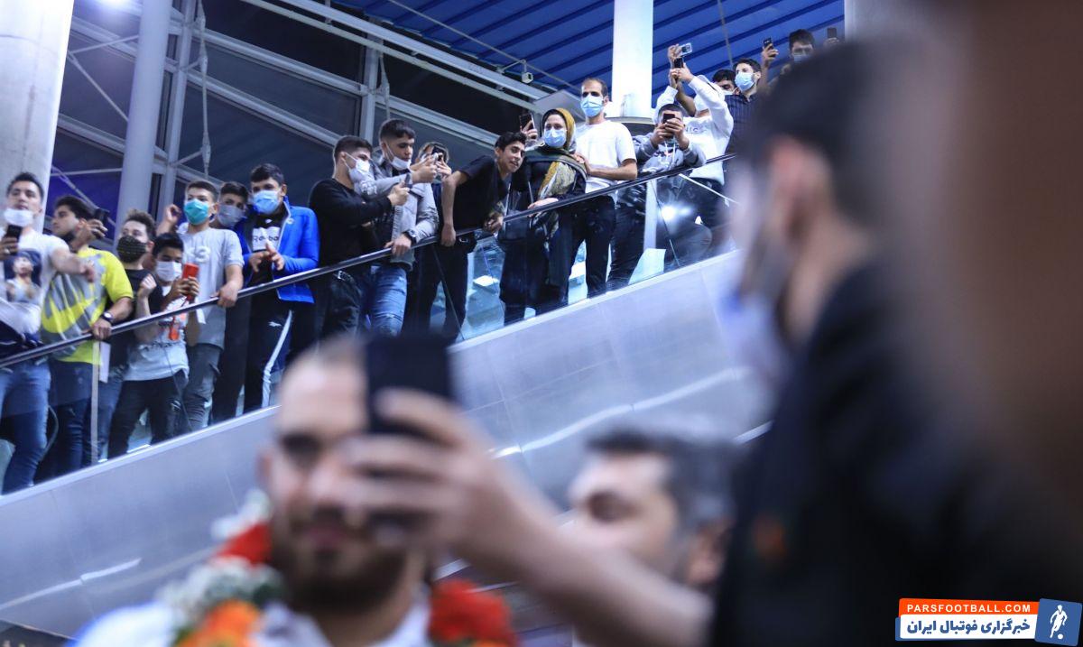 تیم ملی کشتی آزاد ایران پس از عملکرد درخشانی که در مسابقات جهانی نروژ داشت، به ایران بازگشت.