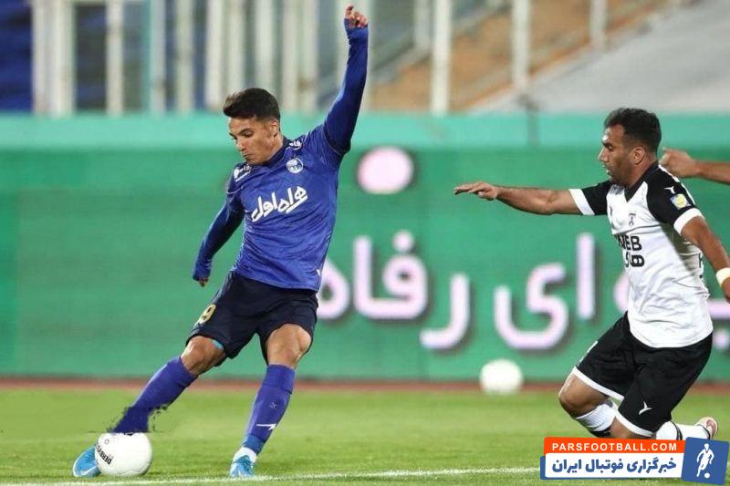 امیرحسین حسین زاده خرید تازه آبیپوشان پایتخت با حرکات زیبا و تکنیکی اش نوید یک بازیکن خوب و آینده دار را به استقلال می دهد.