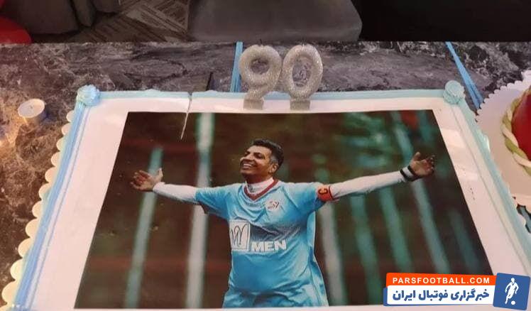 عادل فردوسی‌پور تهیه‌کننده برنامه فوتبال ۱۲۰ در جشن تولد ویژه‌ای خود که از سوی همبازیانش در تیم رسانه ورزش تدارک دیده شده بود، شرکت کرد.