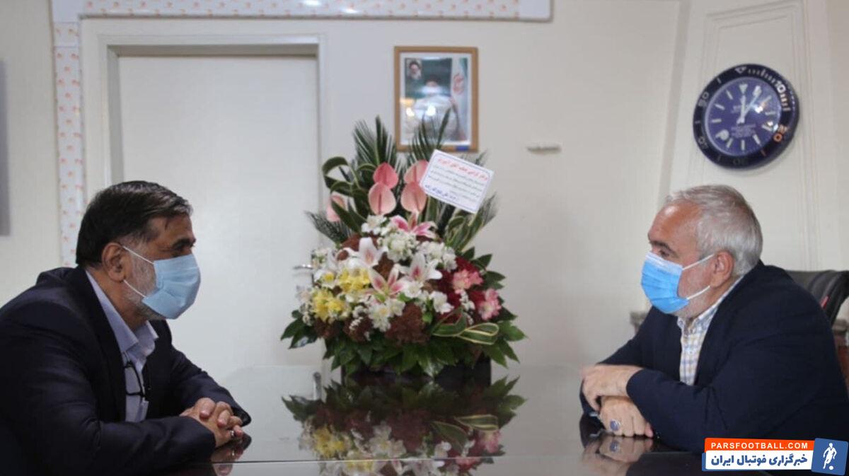 فتح اللهزاده علی فتحاللهزاده مدیرعامل سالهای گذشته باشگاه استقلال امروز به دیدار مصطفی آجورلو رفت و برای وی در سمت جدید آرزوی موفقیت کرد.