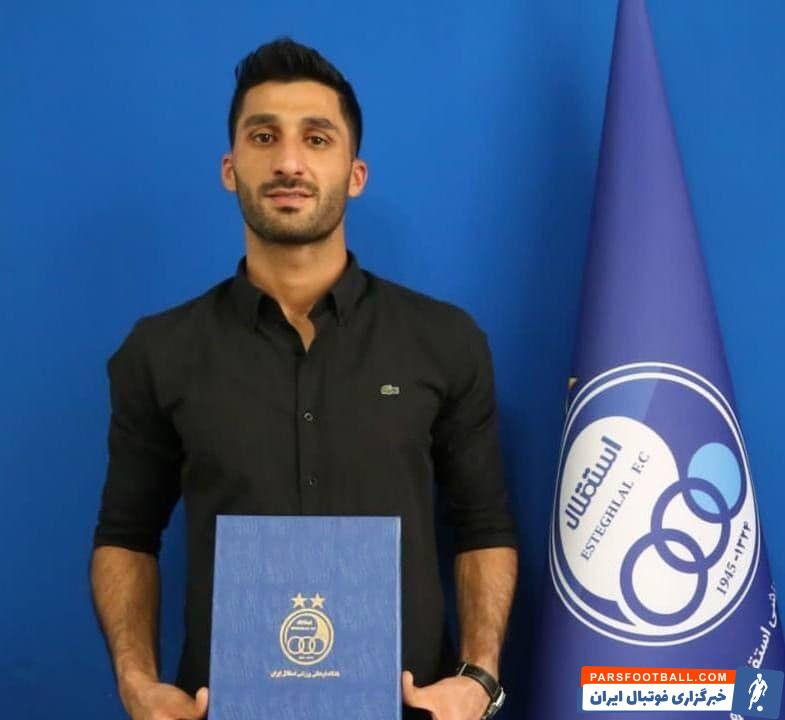 رشید مظاهری با حضور در ساختمان این باشگاه و جلسه با مصطفی آجرلو، مدیرعامل باشگاه استقلال؛ قرارداد خود را تا پایان فصل ۱۴۰۲-۱۴۰۱ تمدید کرد.