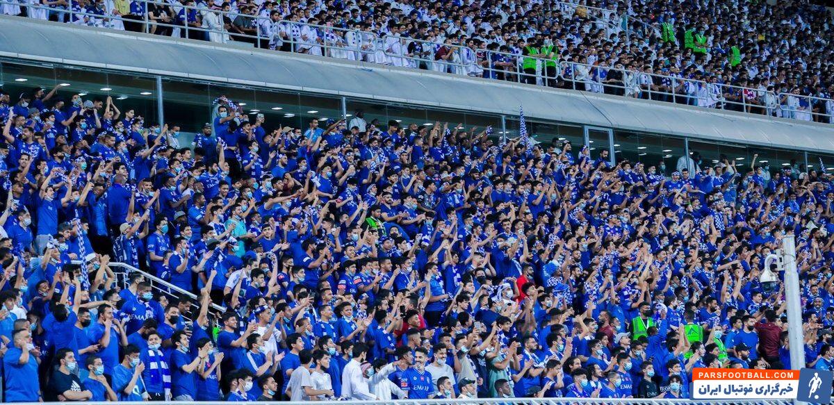 تشویقهای کرکننده ناخودآگاه پرسپولیس عقب بکشد و الهلالیها جلو کشیده و دروازه پرسپولیس را آماج حملات خود قرار داده و به گُل هم برسند.