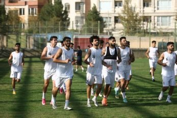حسین حسینی با رفع مصدومیت در تمرین امروز استقلال حاضر شد