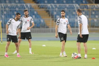 پیش از عزیمت بازیکنان به ورزشگاه، بازیکنان در جلسه فنی شرکت کردند و نکات لازم از سوی کادر فنی پرسپولیس به بازیکنان منتقل شد.