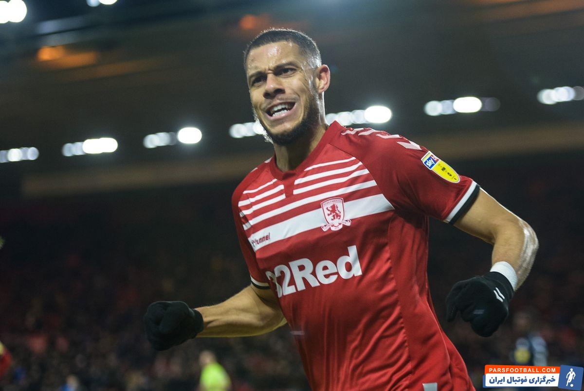 مذاکراتی با فیلیپه گشتات انجام شده اما هنوز پاسخ قطعی از سوی این بازیکن به مسئولان باشگاه استقلال داده نشده است.