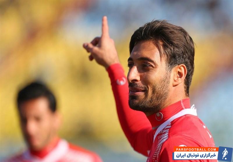 شجاع خلیل زاده مدافع تیم ملی به دلیل مصدومیت حدود یک ماه از میادین دور خواهد بود.