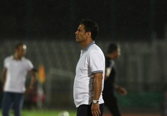 مهدی تارتار : یک بار دیگر پنالتی به ضرر ما برگردانده شد ؛ بازیکن ذوب آهن با شرافت است ولی تماس گرفتن برای من عجیب است