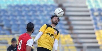 پرسپولیس ؛ فرشاد فرجی در دیدار مقابل شهرخودرو اخراج شد اما به زمین مسابقه برگشت