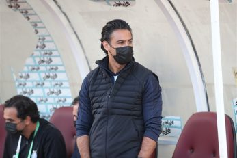 فرهاد مجیدی به دلیل تاخیر در پرواز استقلال به کنفرانس خبری نرسید