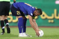 محسن خلیلی مهاجم سابق پرسپولیس که خود پنالتی زن بود می گوید بعید است وریا غفوری فعلا برای استقلال پنالتی بزند.