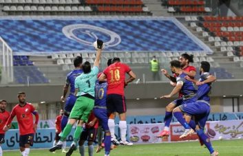 یک کلین شیت و دریافت 3 گل در 3 بازی حاصل کارنامه علیرضا حقیقی در سه بازی اخیر نساجی بود که دو بازی آن با تیم های پرسپولیس و گل گهر بود.