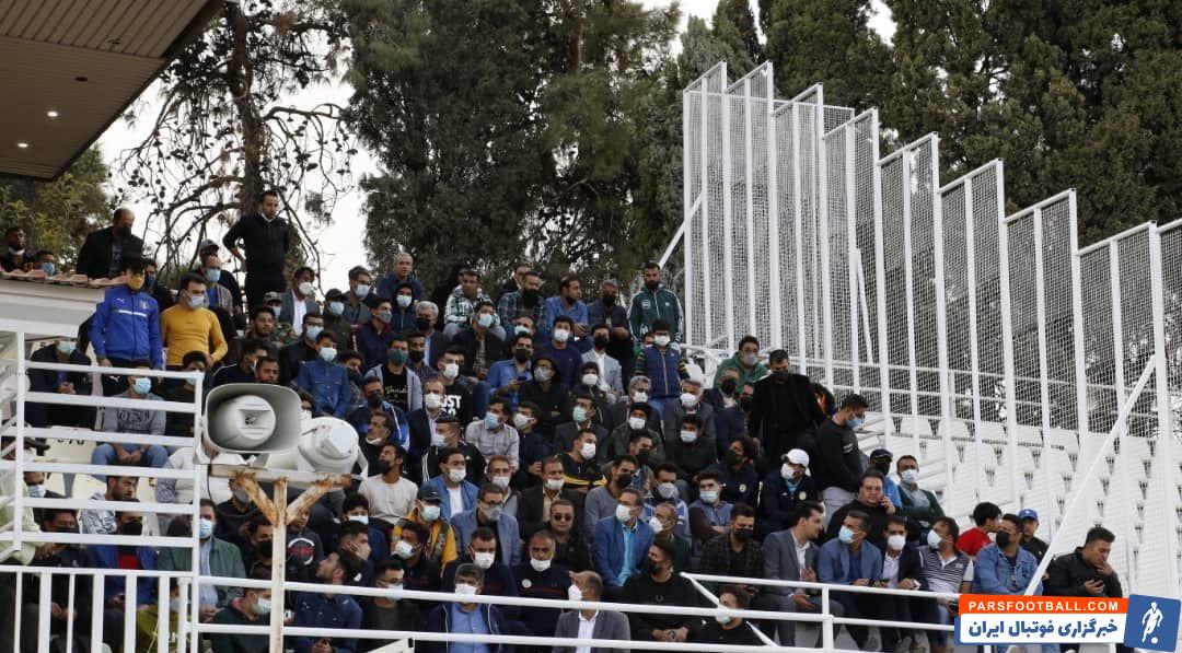 فرهاد مجیدی سرمربی استقلال با کنایه به مسئولان سازمان لیگ از هواداران تیمش خواست تا در هفته بعدی رقابتهای لیگ برتر به استادیوم بیایند.