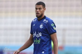 رودی ژستد مهاجم استقلال عملکرد ضعیفی در دیدار با نفت آبادان داشت