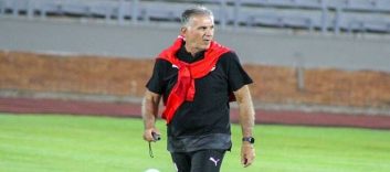 کارلوس کیروش سرمربی سابق ایران و کنونی مصر پاسخی کوبنده به بازیکن فحاش و ضارب آنگولا داد.