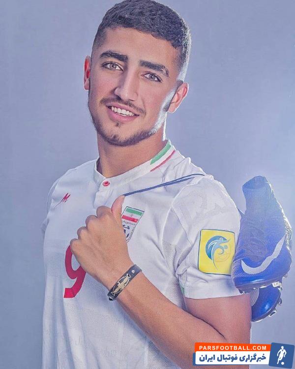 صیادمنش در آن بازی ۱۷ سال و ۱ ماه و ۷ روز داشت و پس از گلزنی به سوریه به جوانترین گلزن تاریخ تیم ملی ایران تبدیل شد.