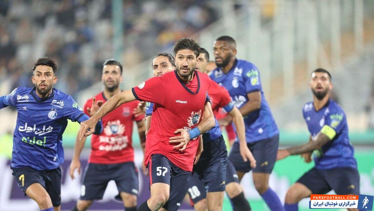 طاهرخانی درباره عملکرد تیمش مقابل استقلال گفت: بازی مقابل تیم سابقم بود. تیمی که ۳-۴ سال زحمت کشیدم.