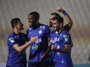 دستور مهم فرهاد مجیدی در رختکن استقلال برای پنالتی زدن یامگا در بازی با فجرسپاسی