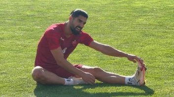 رضا اسدی و شهریار مغانلو در پرسپولیس و سپاهان عملکرد راضی کننده ای نداشته اند و ممکن است در نیم فصل بین دو تیم معاوضه شوند .