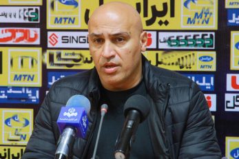 علیرضا منصوریان سرمربی صنعت نفت آبادان درباره بازی مقابل پرسپولیس صحبت کرد
