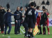 نقش فیلمبردار صدا و سیما در اعتراض افشین پیروانی به داور بازی پرسپولیس و نفت آبادان ؛ سرپرست سرخ ها گل شدن توپ عبدی را در لنز دوربین دید