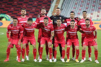 در هفته هفتم لیگ بیست و یکم ، تیم پرسپولیس در ورزشگاه آزادی تیم نفت را با نتیجه یک بر صفر شکست داد و با برد به استقبال دربی رفت.