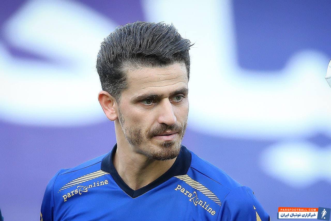 با جدایی احمد موسوی از استقلال ، حالا وریا غفوری تنها دفاع راست تیم استقلال است که این اتفاق می تواند در وسط فصل مشکل بزرگی برای استقلال ایجاد کند.