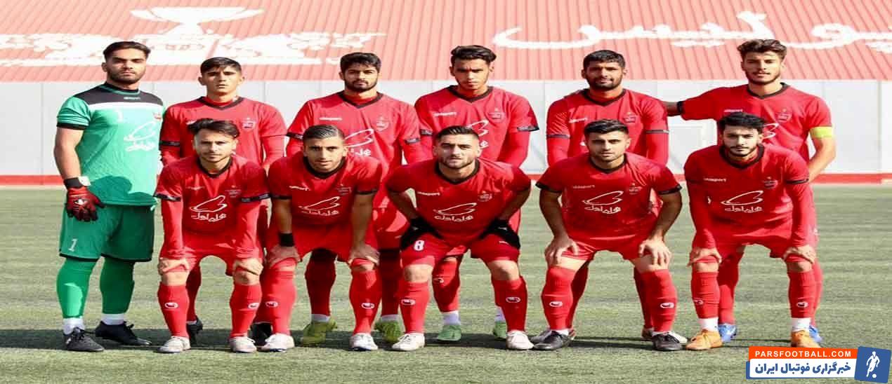 تیم امید پرسپولیس در هفته نهم لیگ امید های تهران امروز از ساعت دوازده برای حفظ صدرنشینی به مصاف تیم نیروی زمینی تهران می رود.