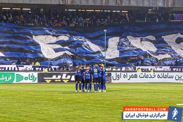 با وجود جذب دو مهاجم خارجی ، کادرفنی استقلال همچنان به دنبال جذب یک بازیکن خارجی است و می خواهد در پست هافبک نفوذی هم یک هافبک جذب کند.