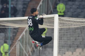 پس از درخشش علیرضا رضایی درون دروازه استقلال حالا فرهاد مجیدی باید از بین او ، سیدحسین حسینی و محمدرشید مظاهری یک نفر را برای دربی انتخاب کند.