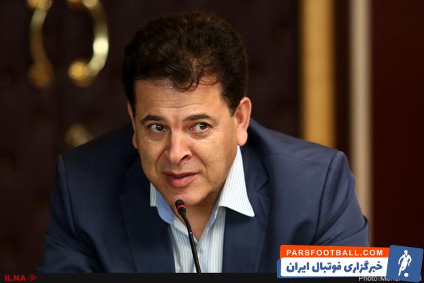 هواداران استقلال حملات تندی نسبت به صادق درودگر داشته اند و معتقد هستند او پرسپولیسی است و در راه رسیدن استقلال به اهدافش سنگ اندازی می کند .