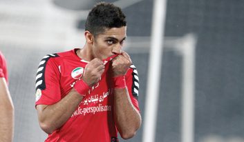 امیرحسین فشنگچی ، ستاره پیشین پرسپولیس گفت : بازیکنانی که از پرسپولیس جدا شدند همگی ملی پوش بودند و بازیکنان جدید هم از بهترین ها هستند اما بازی کردن در پرسپولیس سخت است.