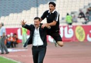 بهزاد غلامپور ، مربی دروازه بان های استقلال در گفتگو با رسانه ها گفت : با این وضعیت نگران داوری دربی هستیم و باید برای این دیدار داور خارجی بیاورند.