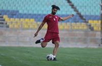 رضا اسدی هافبک پرسپولیس احتمالا در بازی مقابل صنعت نفت نیمکت نشین خواهد بود