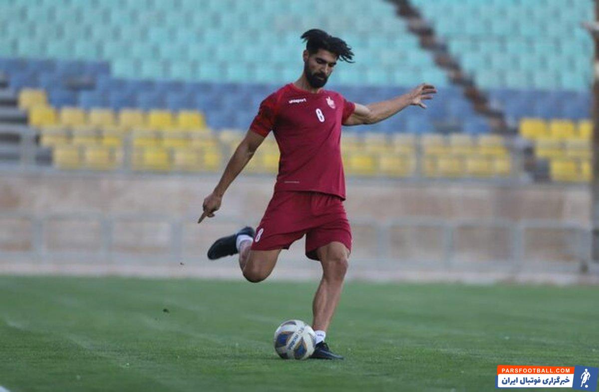 رضا اسدی هافبک پرسپولیس احتمالا در بازی مقابل صنعت نفت نیمکت نشین خواهد بود