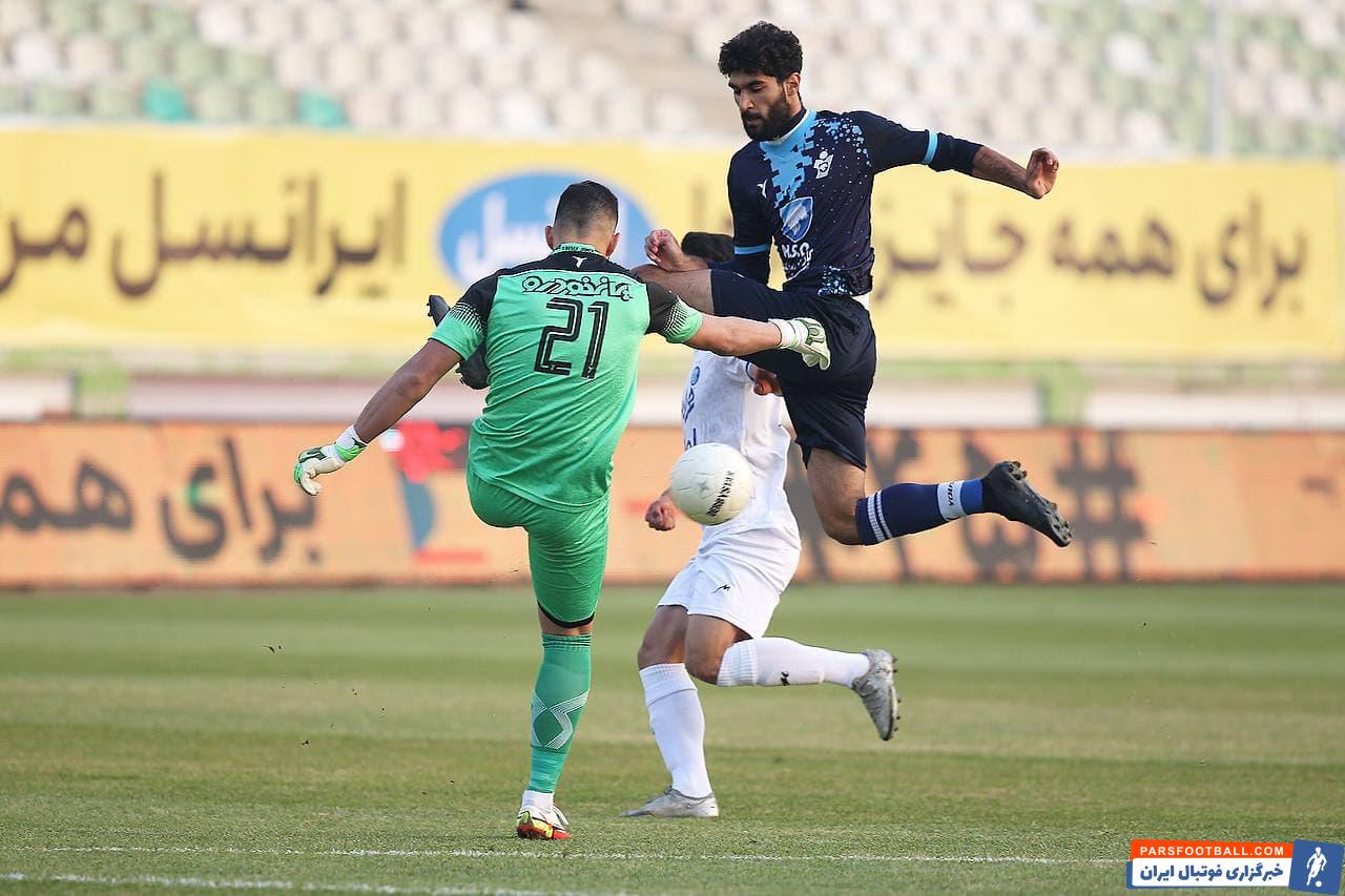 برد استقلال برابر پیکان