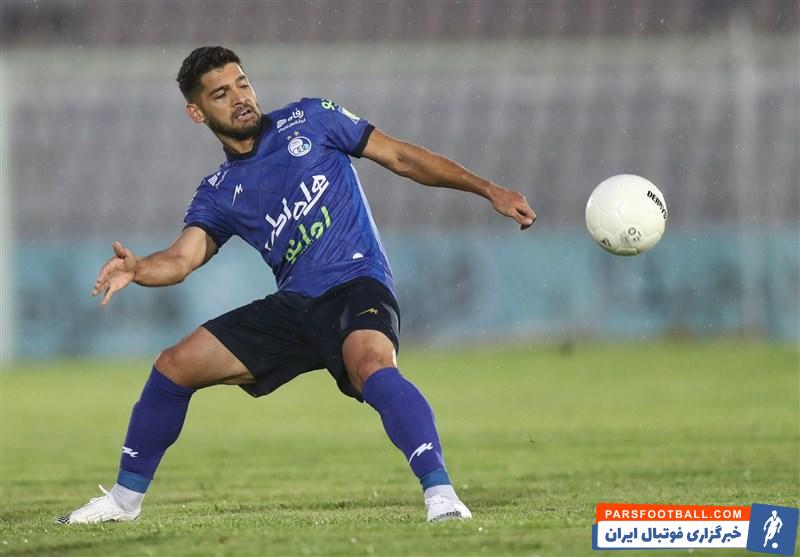 مهدی مهدی پور هافبک استقلال : نیمه دوم بازی توپ و میدان در اختیار سپاهان بود